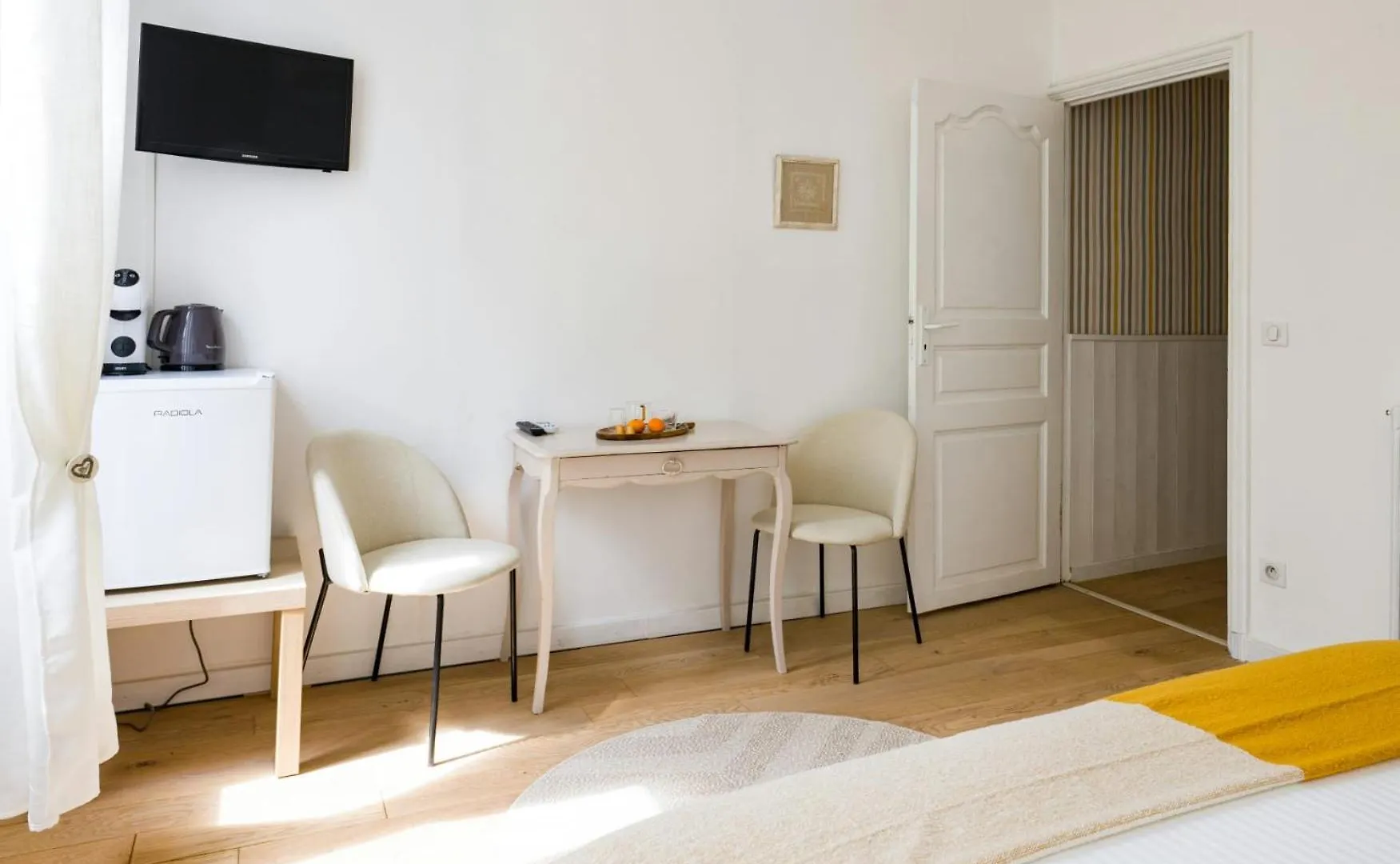 Les Chambres De Reseau Louisanne Saint-Remy-de-Provence 0*,  France